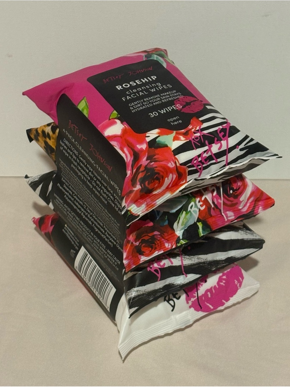 Betsey Johnson Rosehip Cleansing Facial Wipes - 4 pack - 120 wipes - Picture 2 of 4